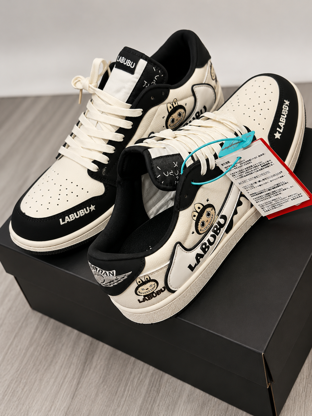 NIKE JORDAN 1 LOW LABUBU BLACK/WHITE